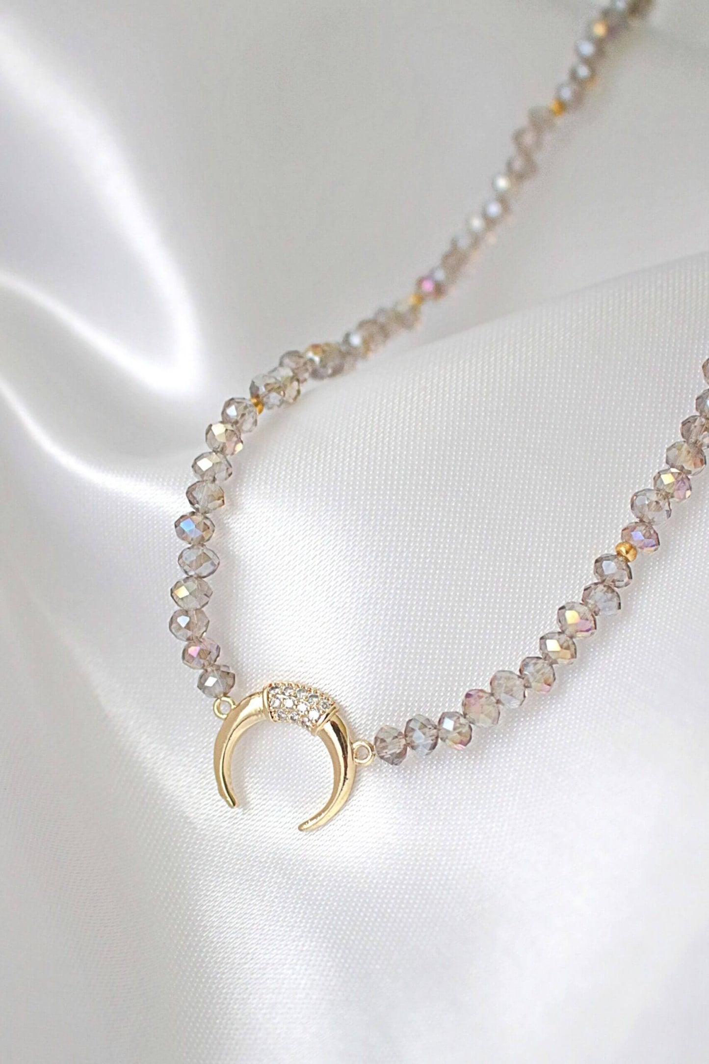 18 karats förkromat chokerhalsband med österrikiska kristaller