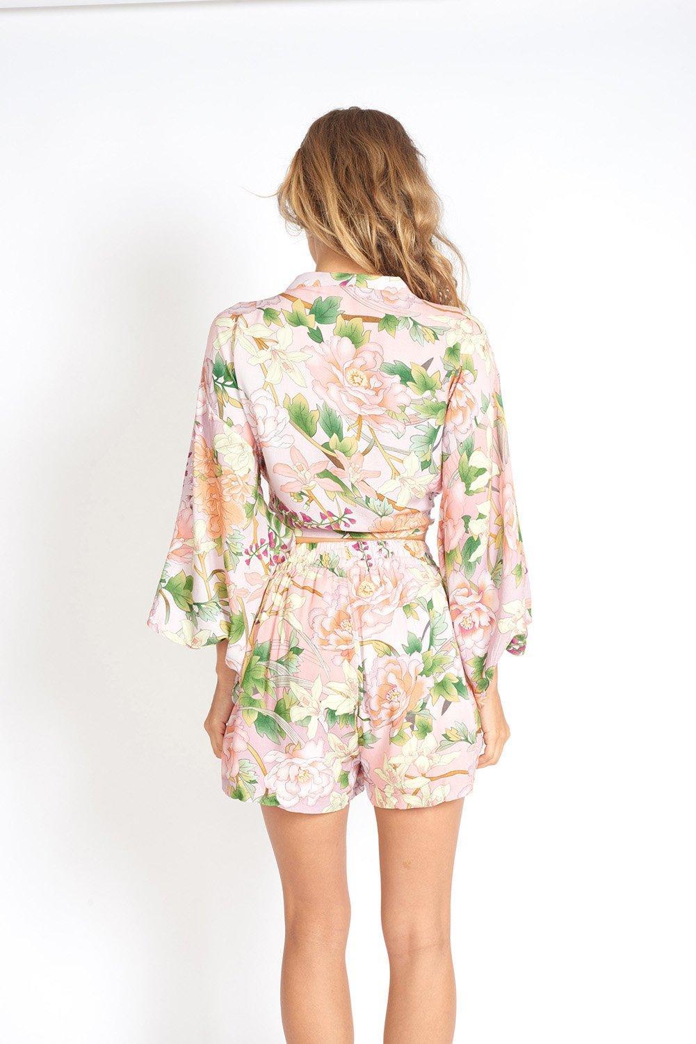 Flowers On My Mind bloemen top met strik aan de voorkant