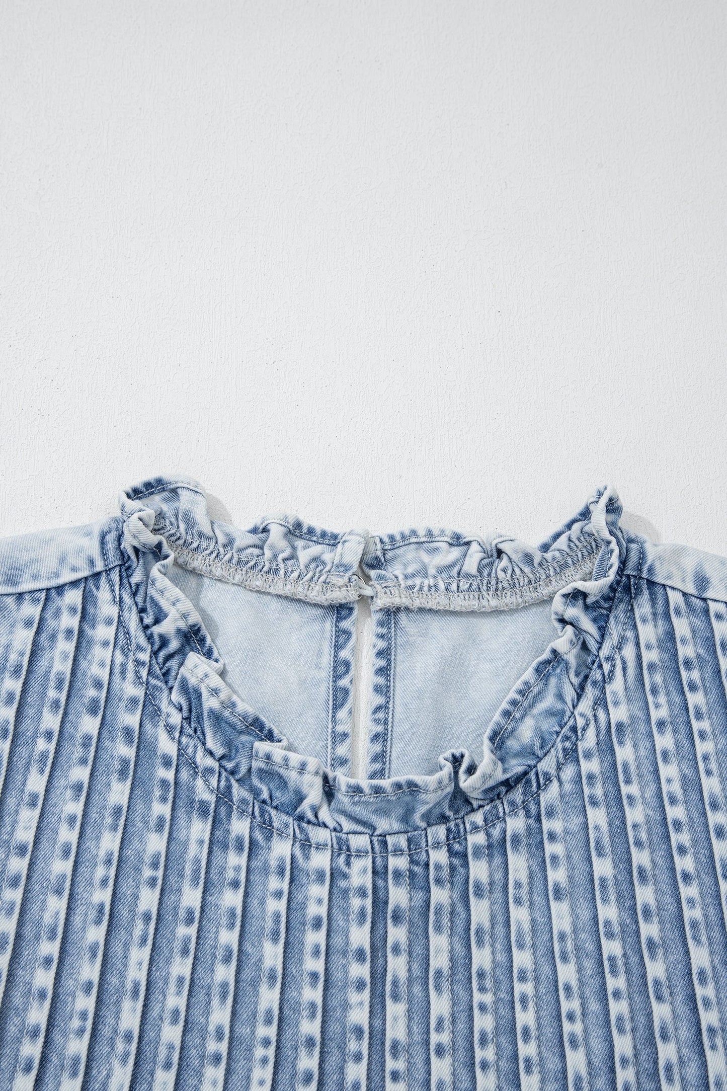 Vintage Gewassen Denim Top met Plissé Mouwen met Ruches
