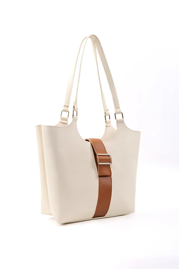 Bruine kunstleren crossbodytas met drukknoopsluiting en enkele witte band