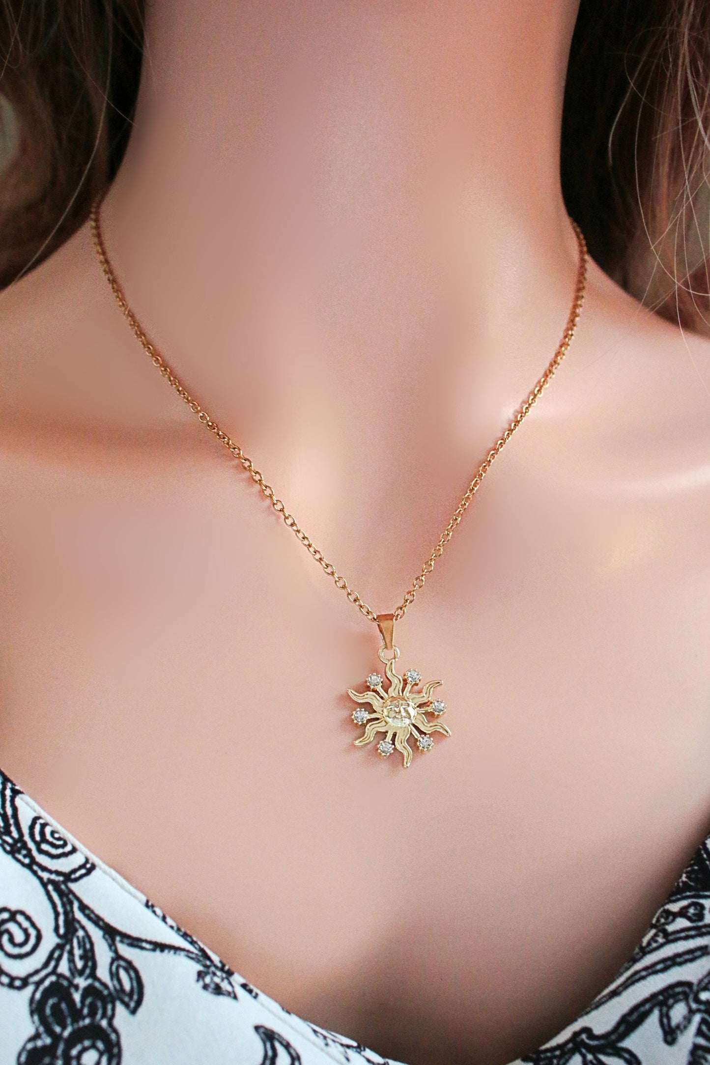 24 karats CZ solhalsband