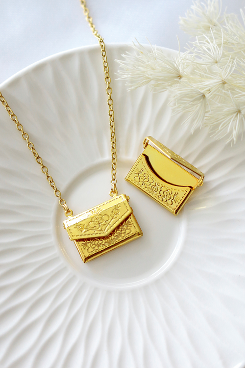 24 Karaats Daisy Envelop Medaillon Ketting