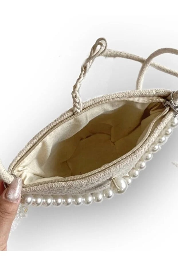 Witte schoudertas voor dames met pareldesign elegante baguettetas