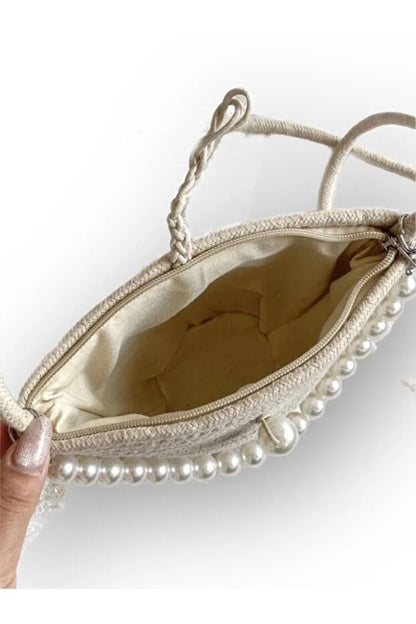 Witte schoudertas voor dames met pareldesign elegante baguettetas