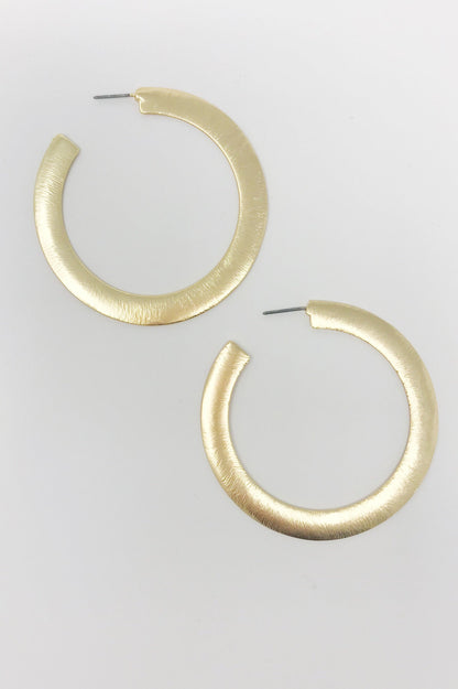 Alma Dikke Platte Metalen Oorbellen met Hoepels, Goud